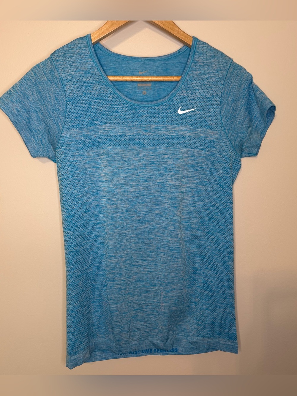 Nike Dri-FIT Women’s Running Short Sleeve Athletic Top Blue Heather Size Medium - Picture 1 of 6